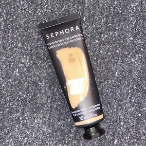 Sephora tinted matte foundation in beige 25
